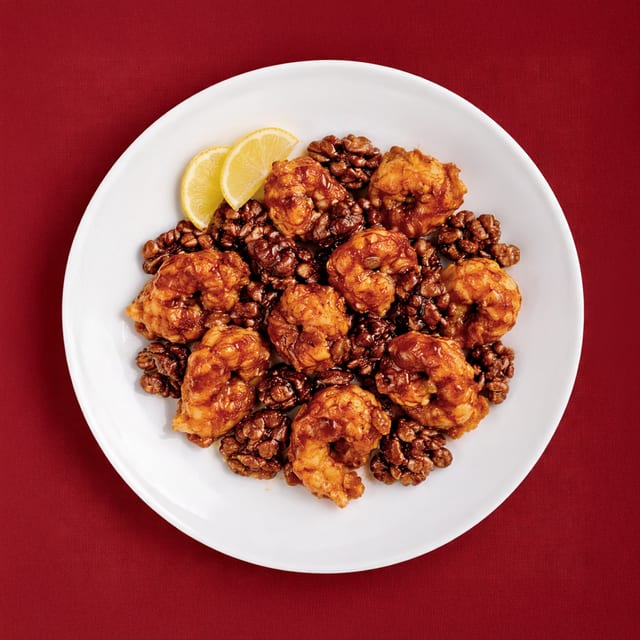 F26. Crispy Shrimp or Scallop with Walnut.