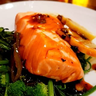 F33. Norwegian Salmon (Steamed or Pan-Seared)