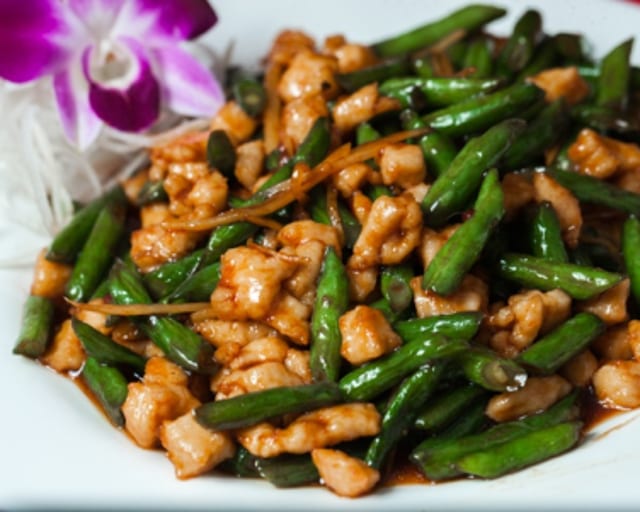 L15. Chicken with String Beans and Ginger.